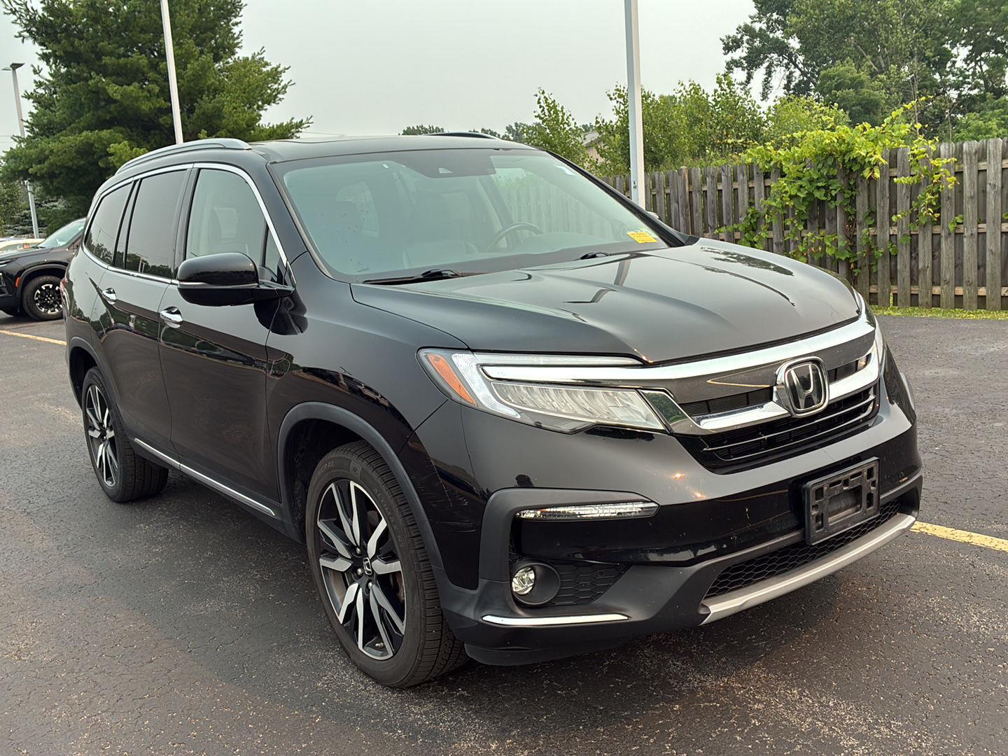 Used 2022 Crystal Black Pearl Honda Touring w/Rear Captain