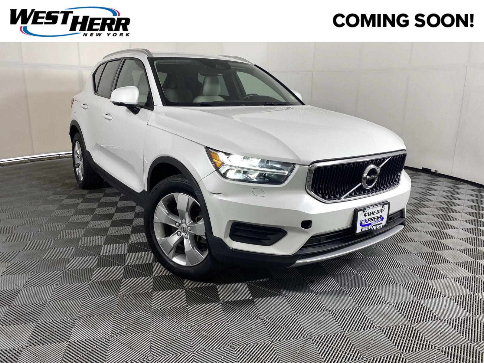 2022 Volvo XC40 T5 Momentum AWD