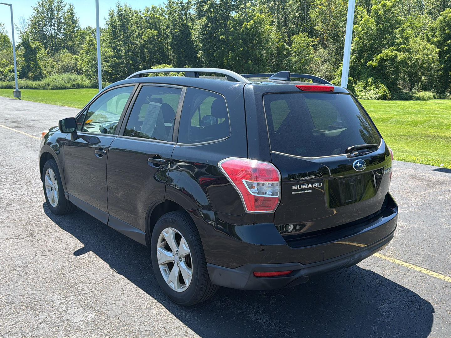 Used 2016 Crystal Black Silica Subaru 2.5i Premium image 8