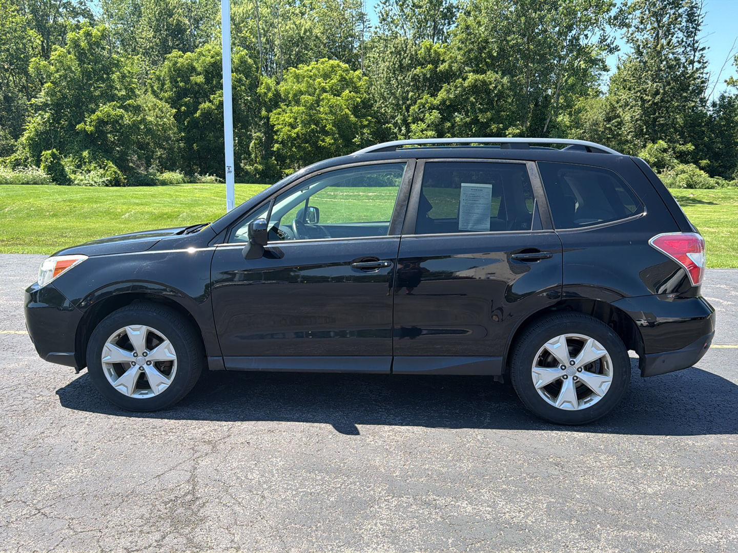 Used 2016 Crystal Black Silica Subaru 2.5i Premium image 9