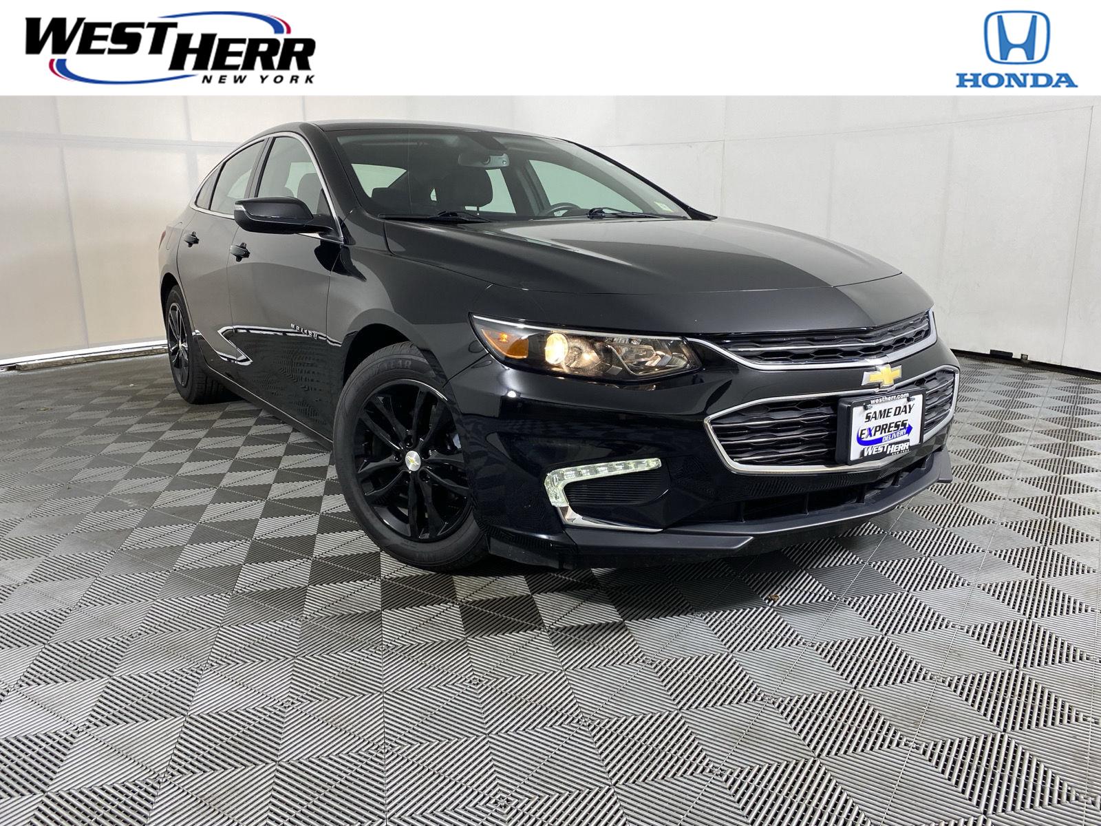  2017 Chevrolet Malibu LT FWD   