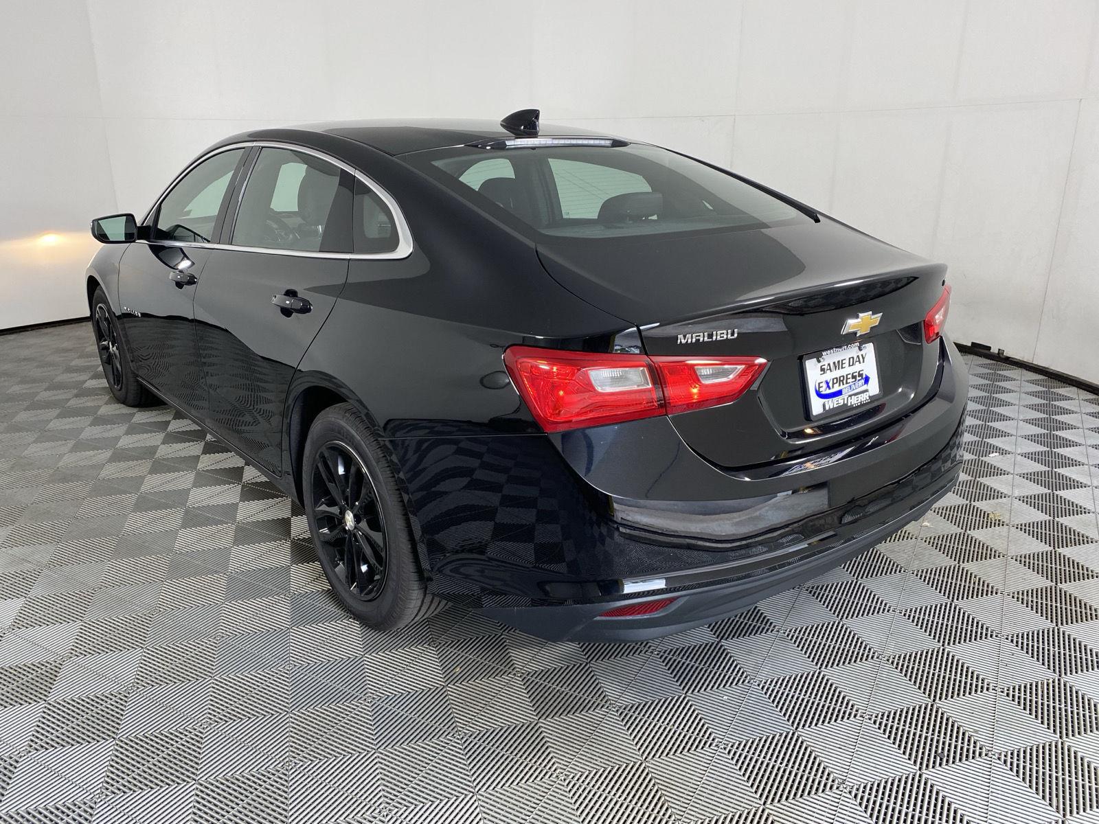 Used 2017 Mosaic Black Metallic Chevrolet LT image 5