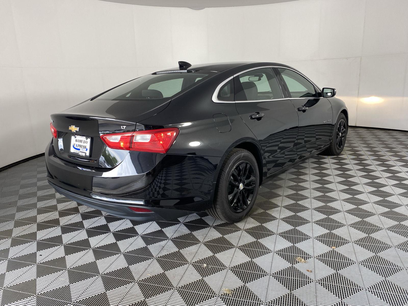 Used 2017 Mosaic Black Metallic Chevrolet LT image 8