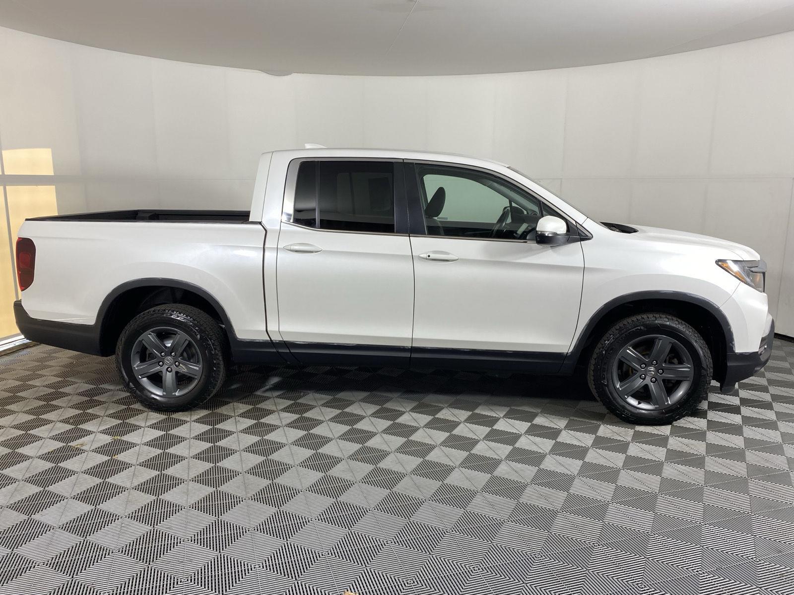 Certified Used 2023 Platinum White Pearl Honda RTL image 8