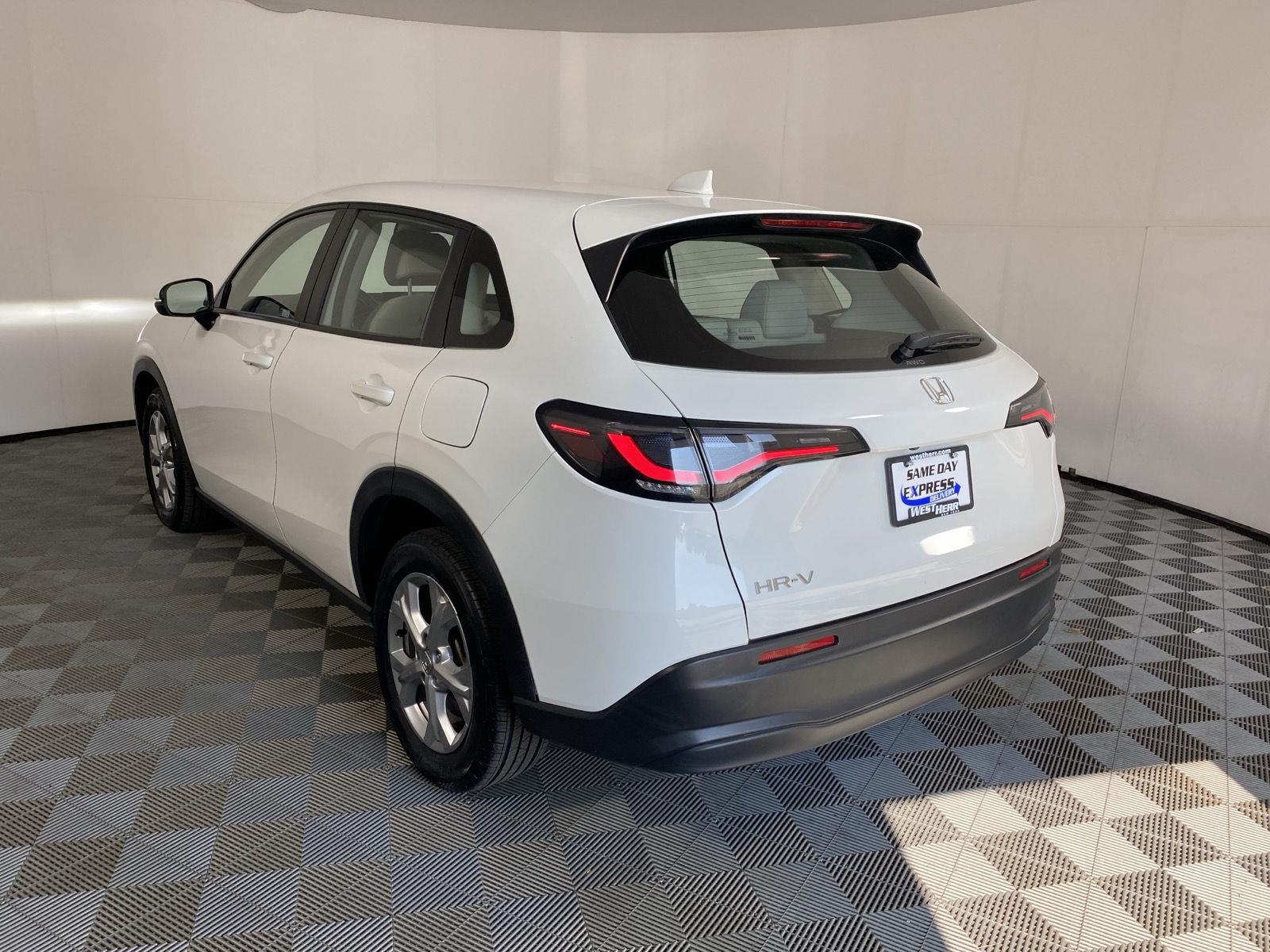 Used 2024 Platinum White Pearl Honda LX image 5