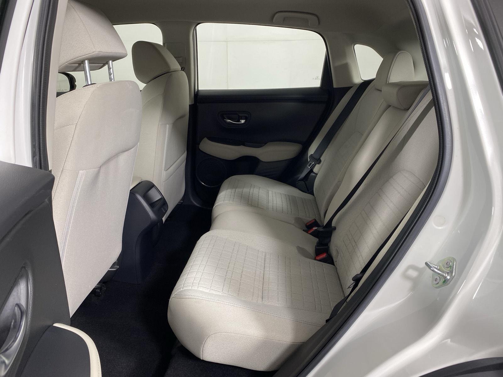 Used 2024 Platinum White Pearl Honda LX image 21