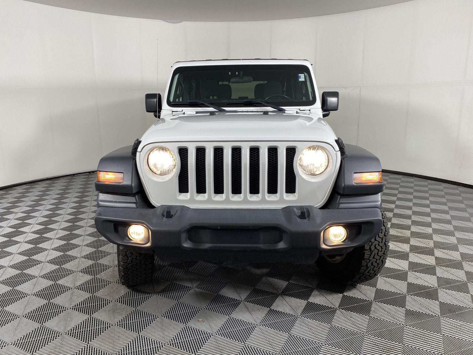 Used 2018 Bright White Clearcoat Jeep Sport S image 2