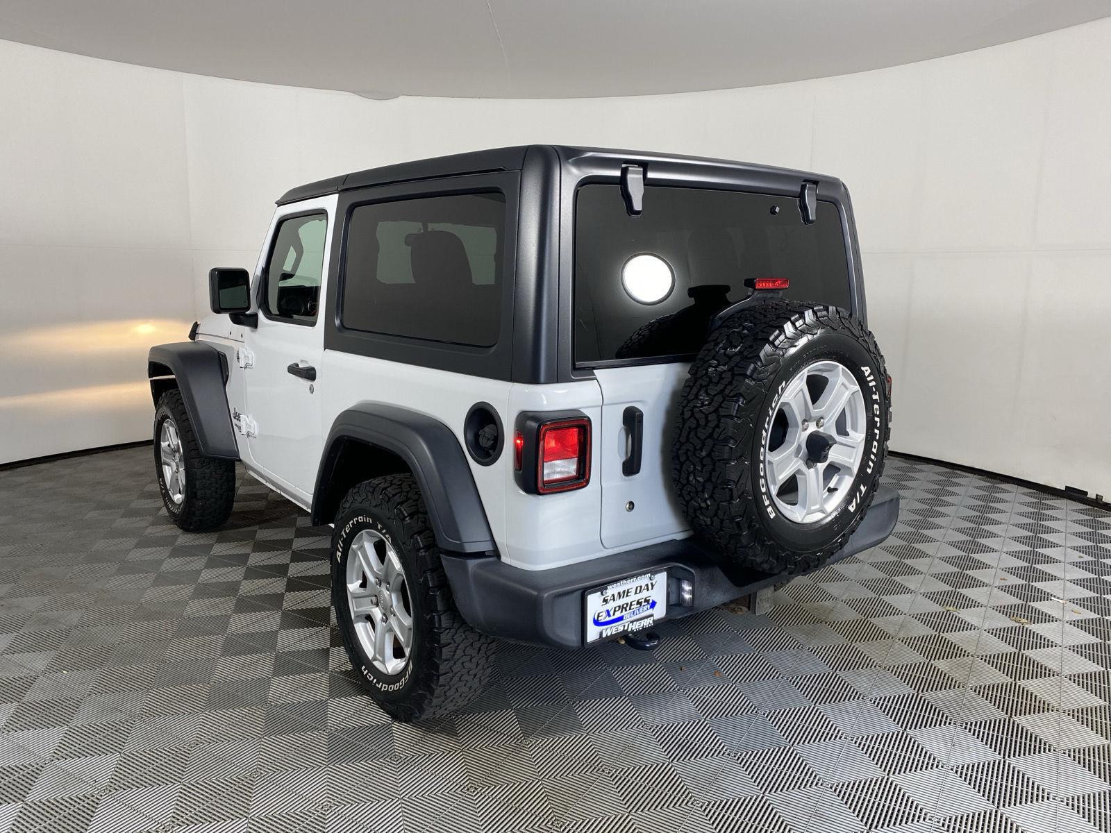 Used 2018 Bright White Clearcoat Jeep Sport S image 5