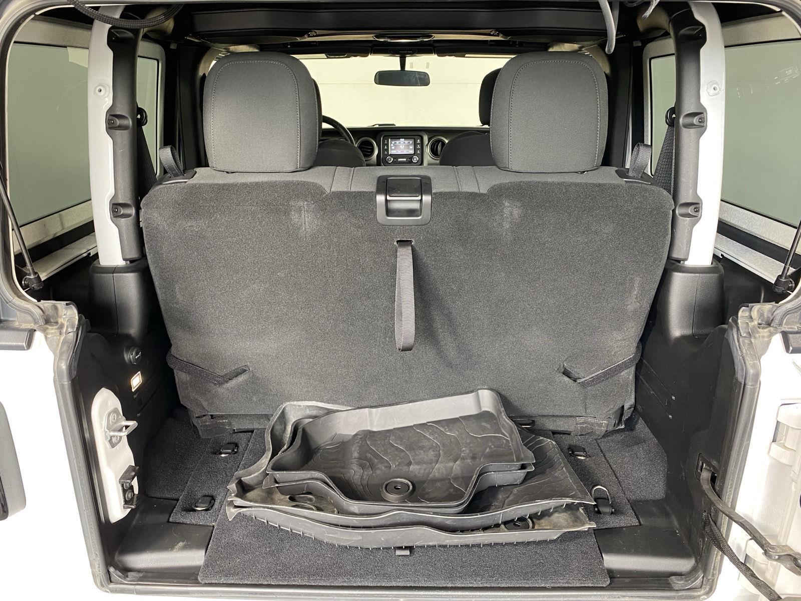 Used 2018 Bright White Clearcoat Jeep Sport S image 7