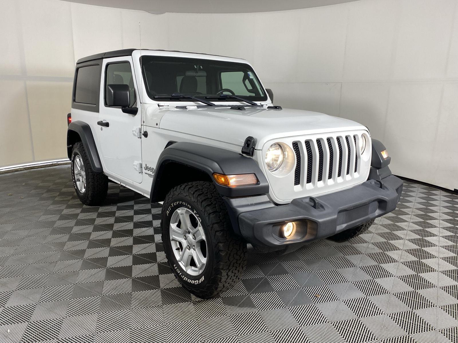 Used 2018 Bright White Clearcoat Jeep Sport S image 10