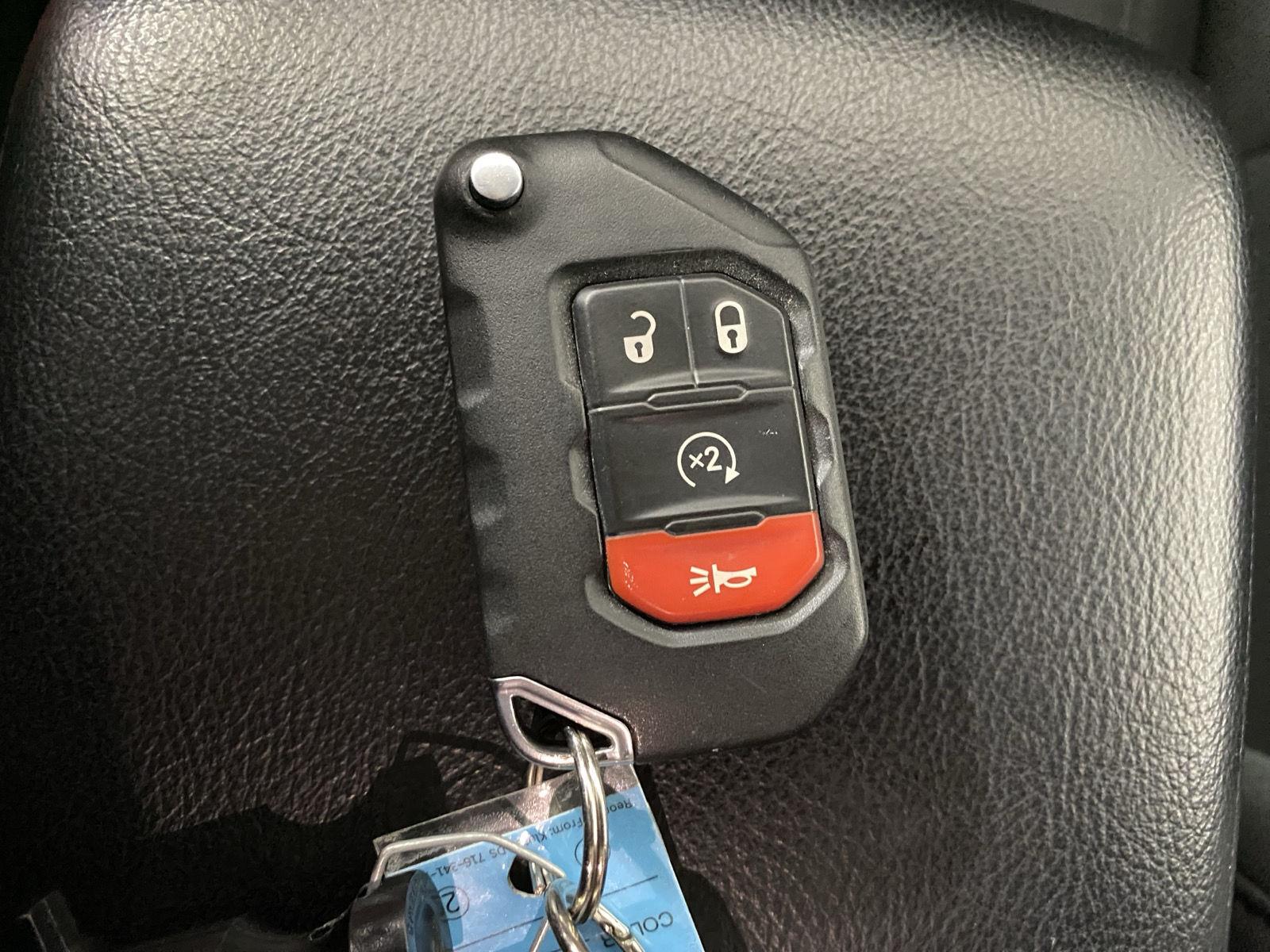 Used 2018 Bright White Clearcoat Jeep Sport S image 17