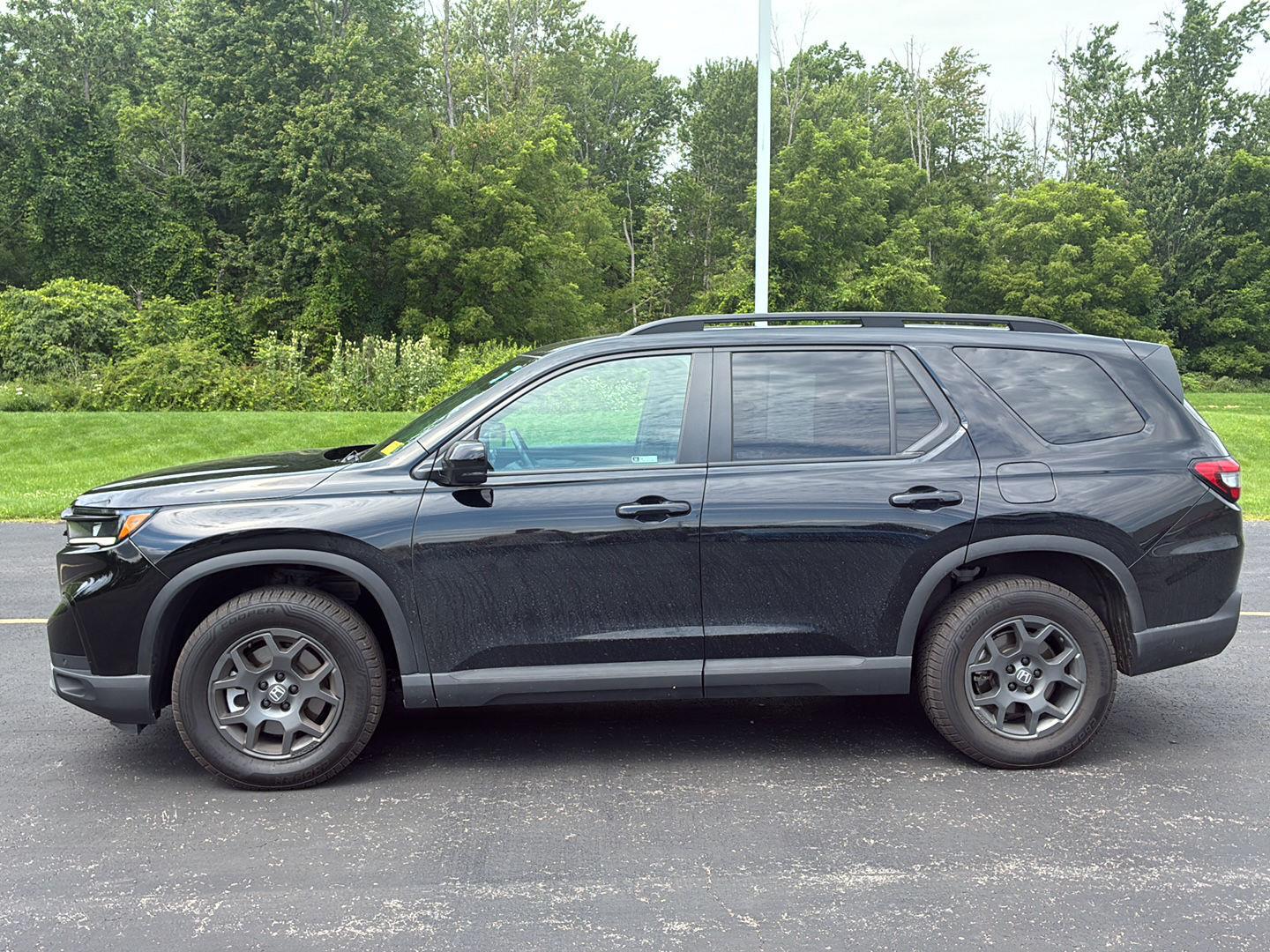 Used 2024 Crystal Black Pearl Honda TrailSport image 23