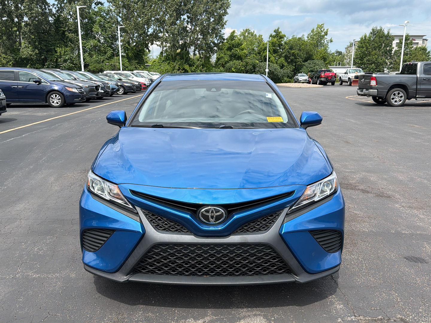 Used 2020 Blue Streak Metallic Toyota SE image 3
