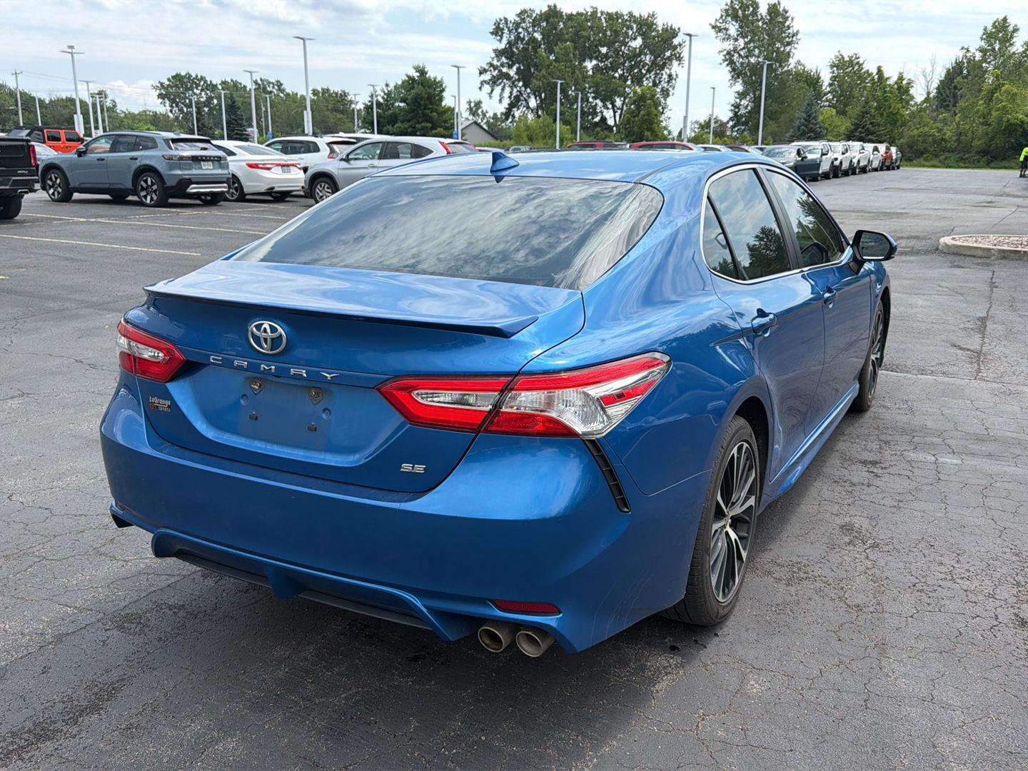 Used 2020 Blue Streak Metallic Toyota SE image 6