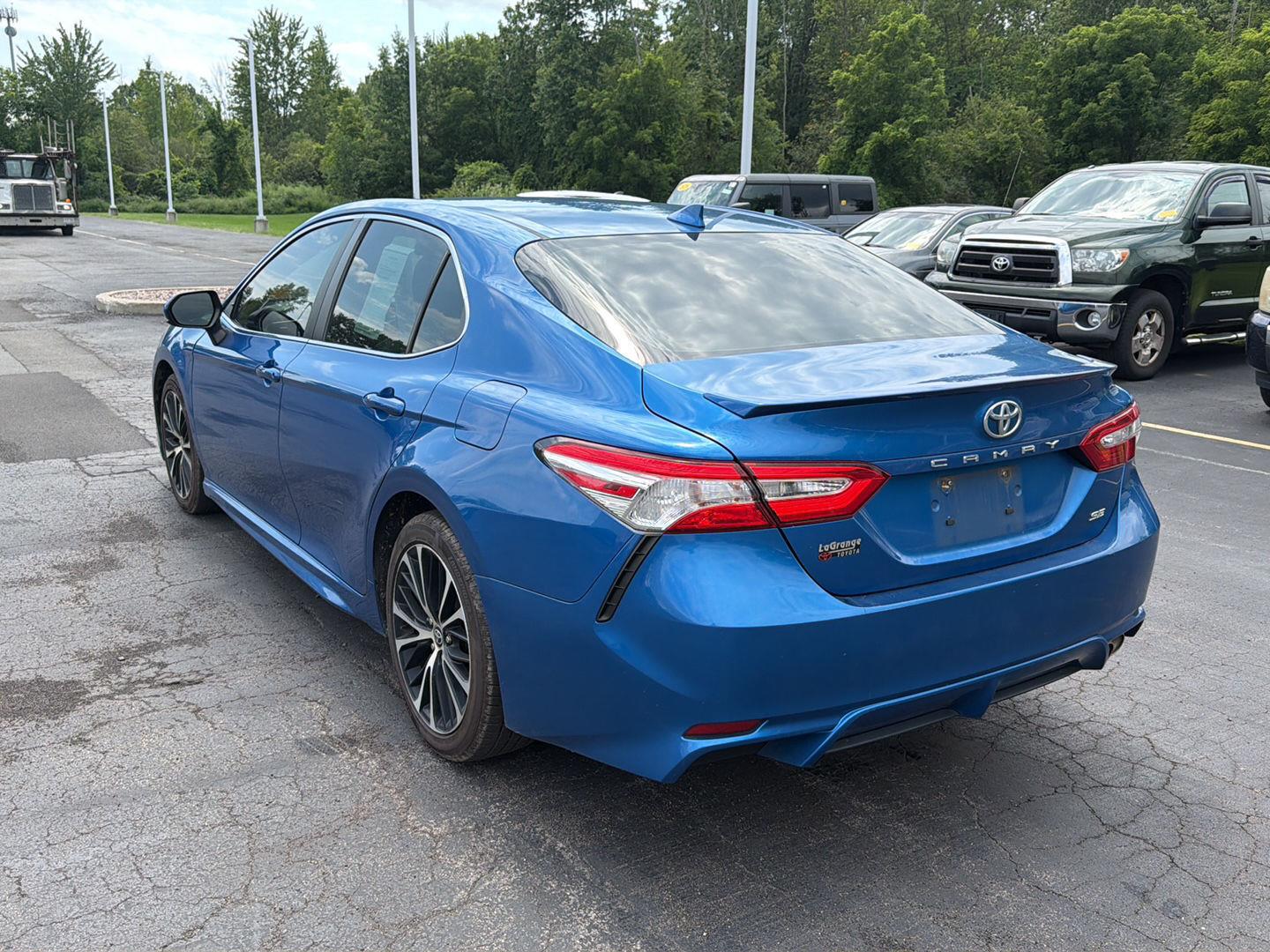 Used 2020 Blue Streak Metallic Toyota SE image 8