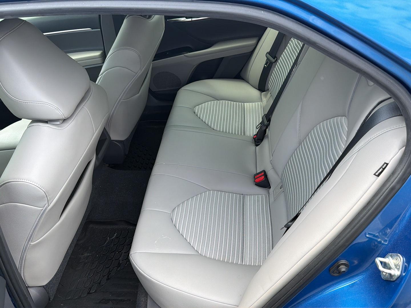 Used 2020 Blue Streak Metallic Toyota SE image 15