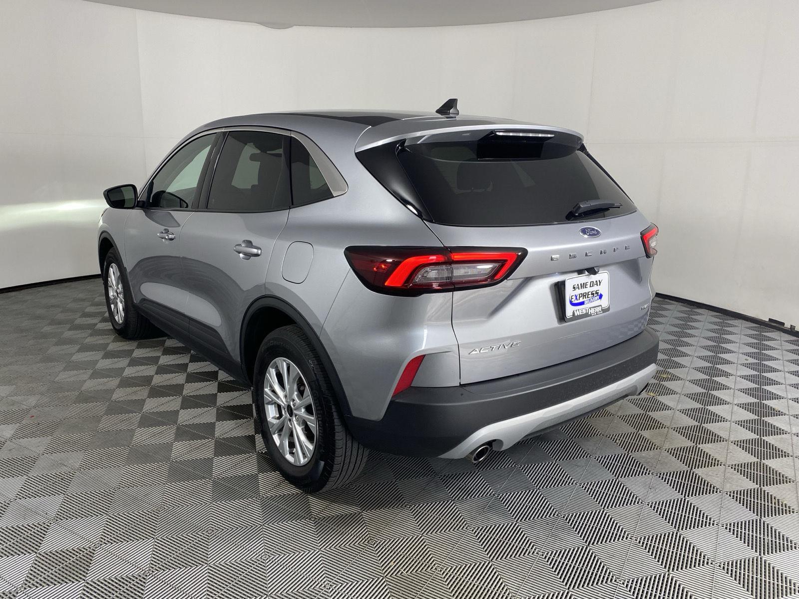 Used 2023 Iconic Silver Ford Active image 5