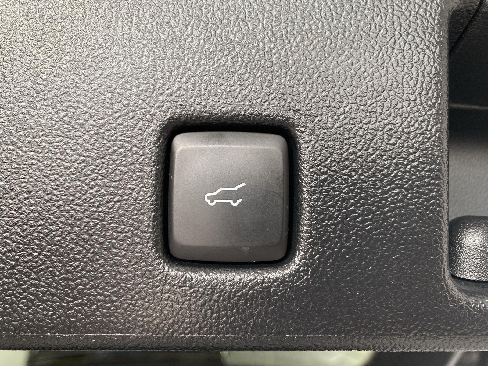 Used 2023 Iconic Silver Ford Active image 8