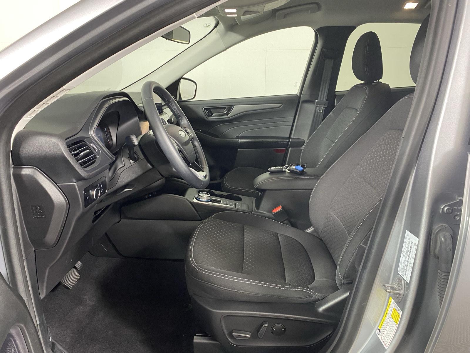Used 2023 Iconic Silver Ford Active image 13
