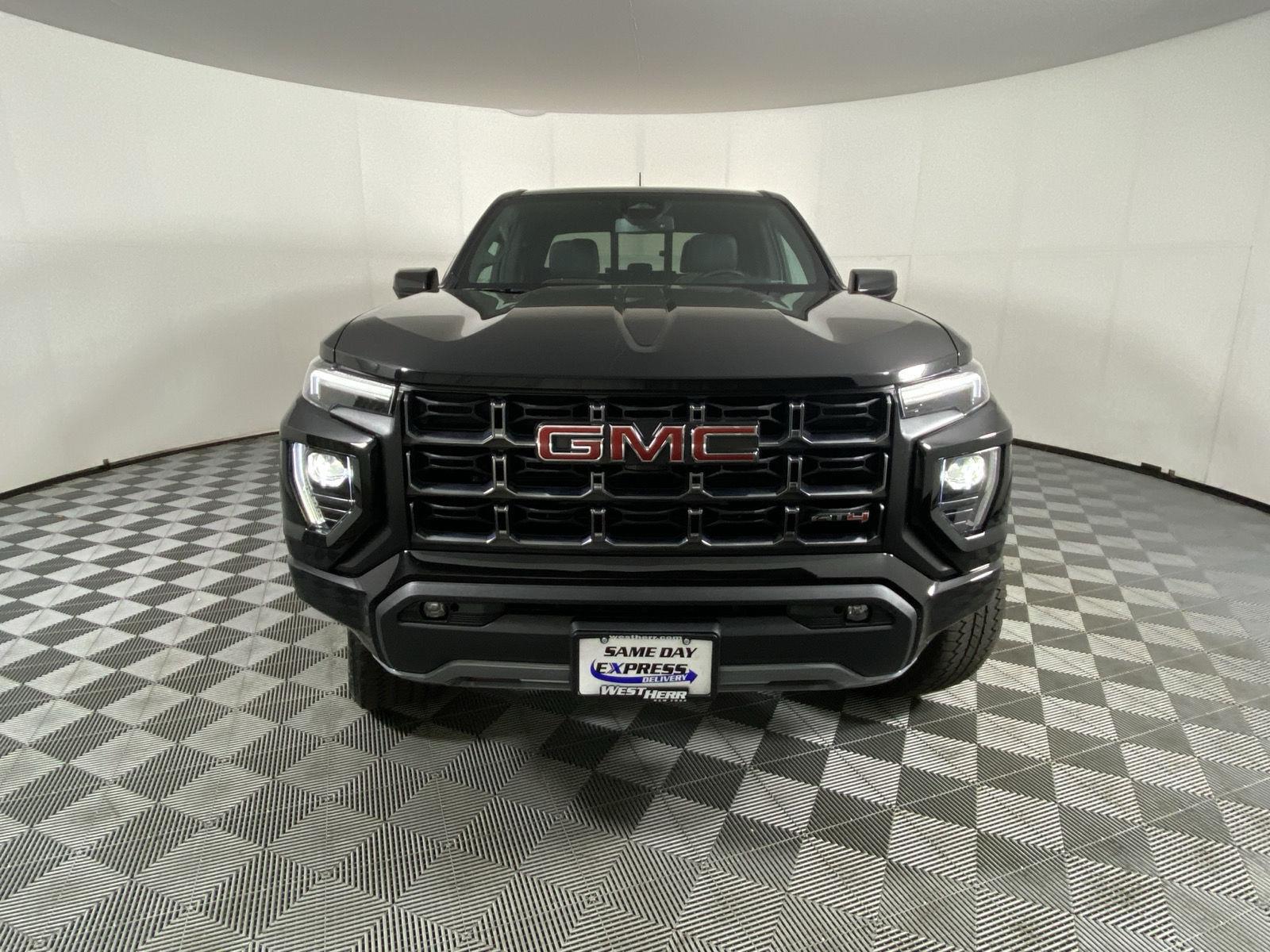 Used 2024 Onyx Black GMC 4WD AT4 image 2