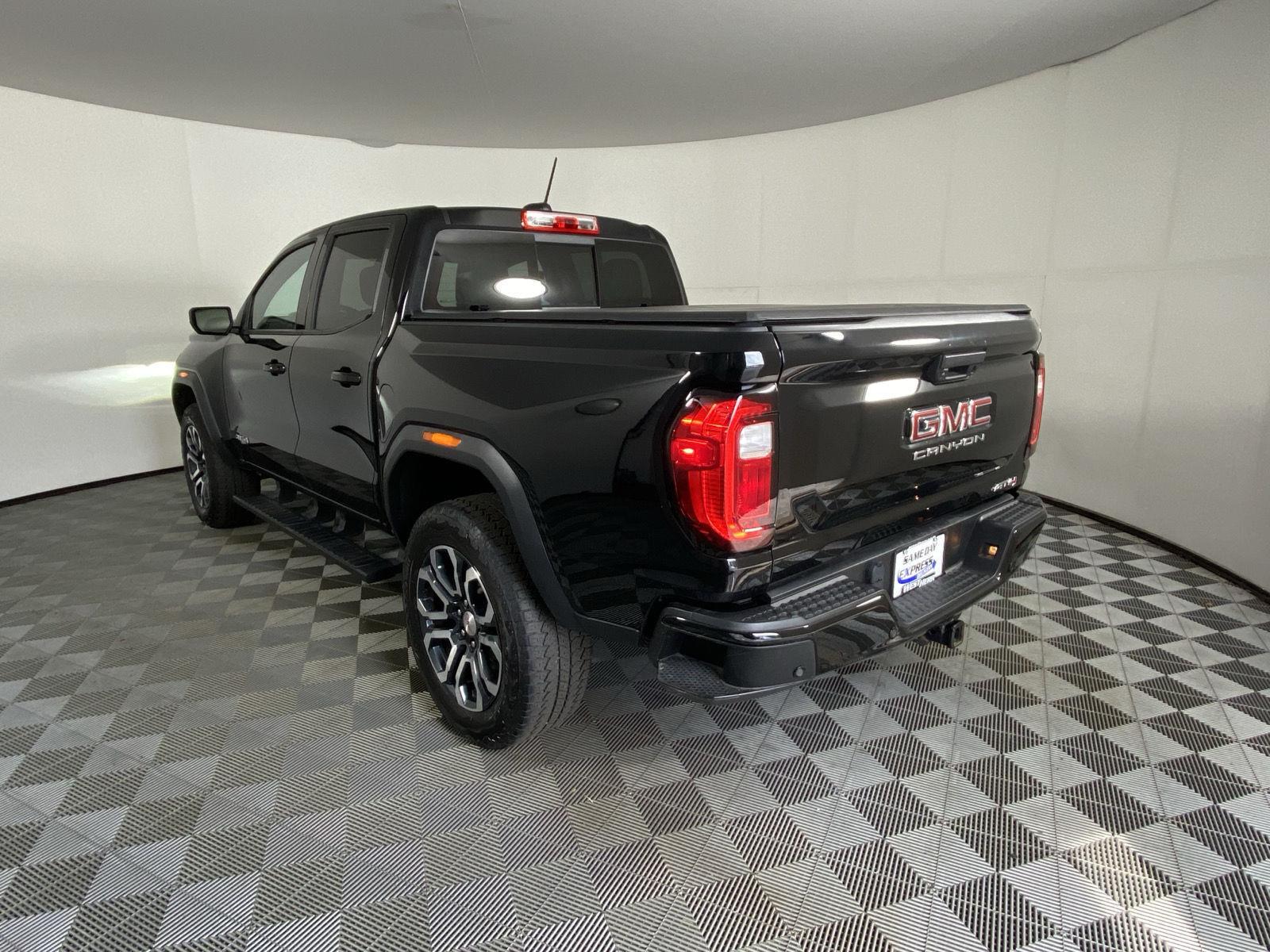 Used 2024 Onyx Black GMC 4WD AT4 image 5