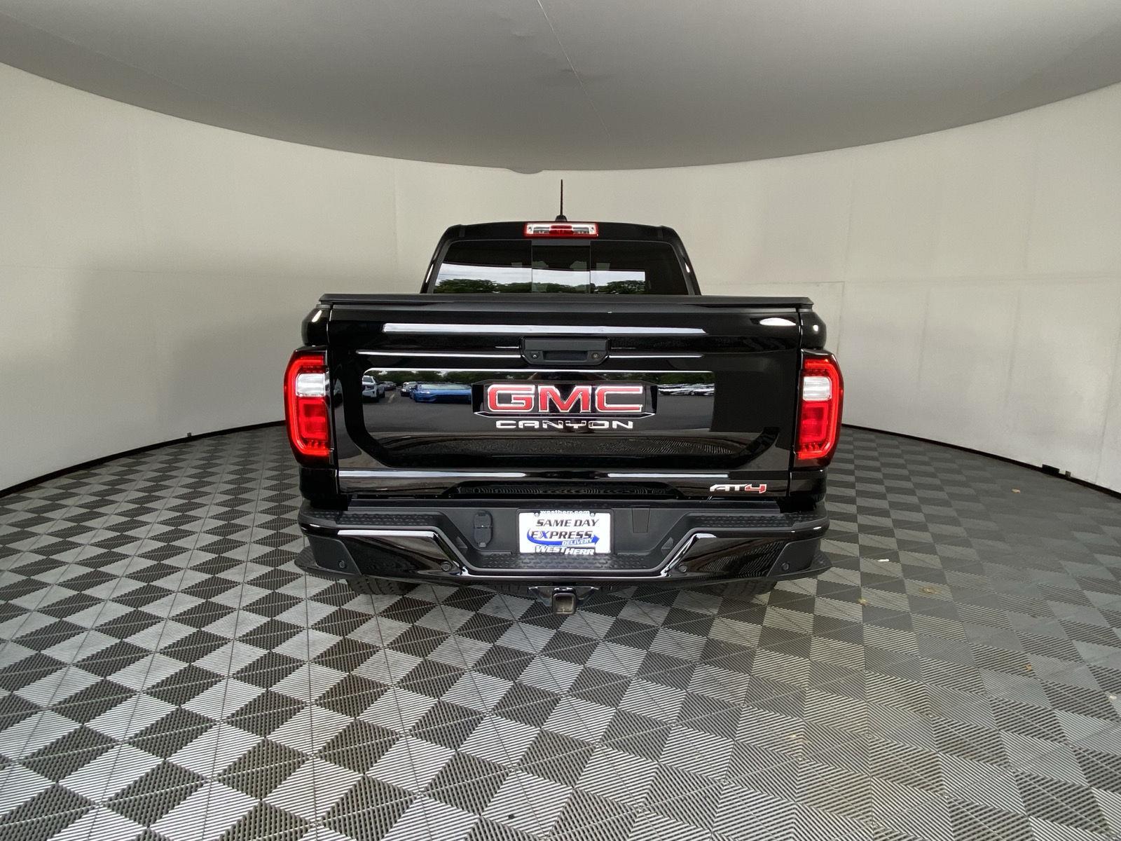 Used 2024 Onyx Black GMC 4WD AT4 image 6
