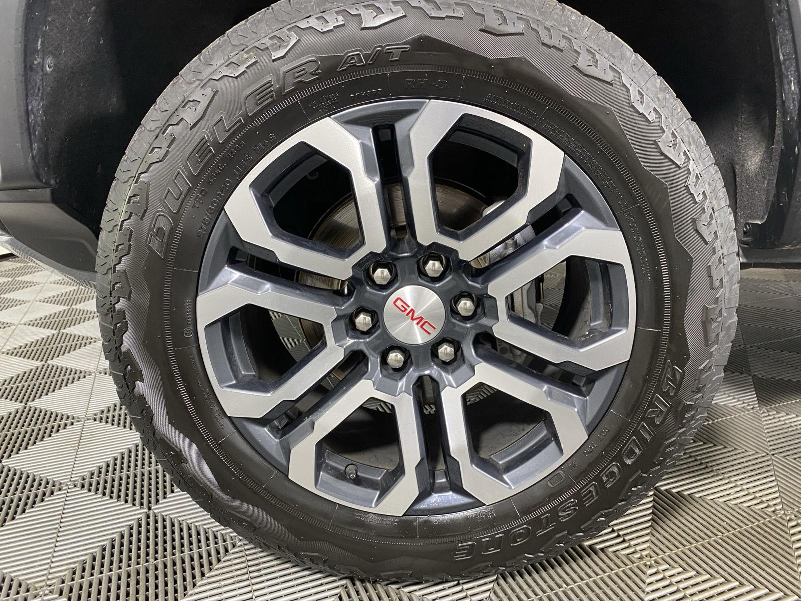 Used 2024 Onyx Black GMC 4WD AT4 image 10