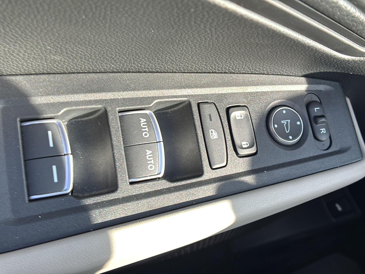 Used 2024 Meteorite Gray Metallic Honda LX image 10