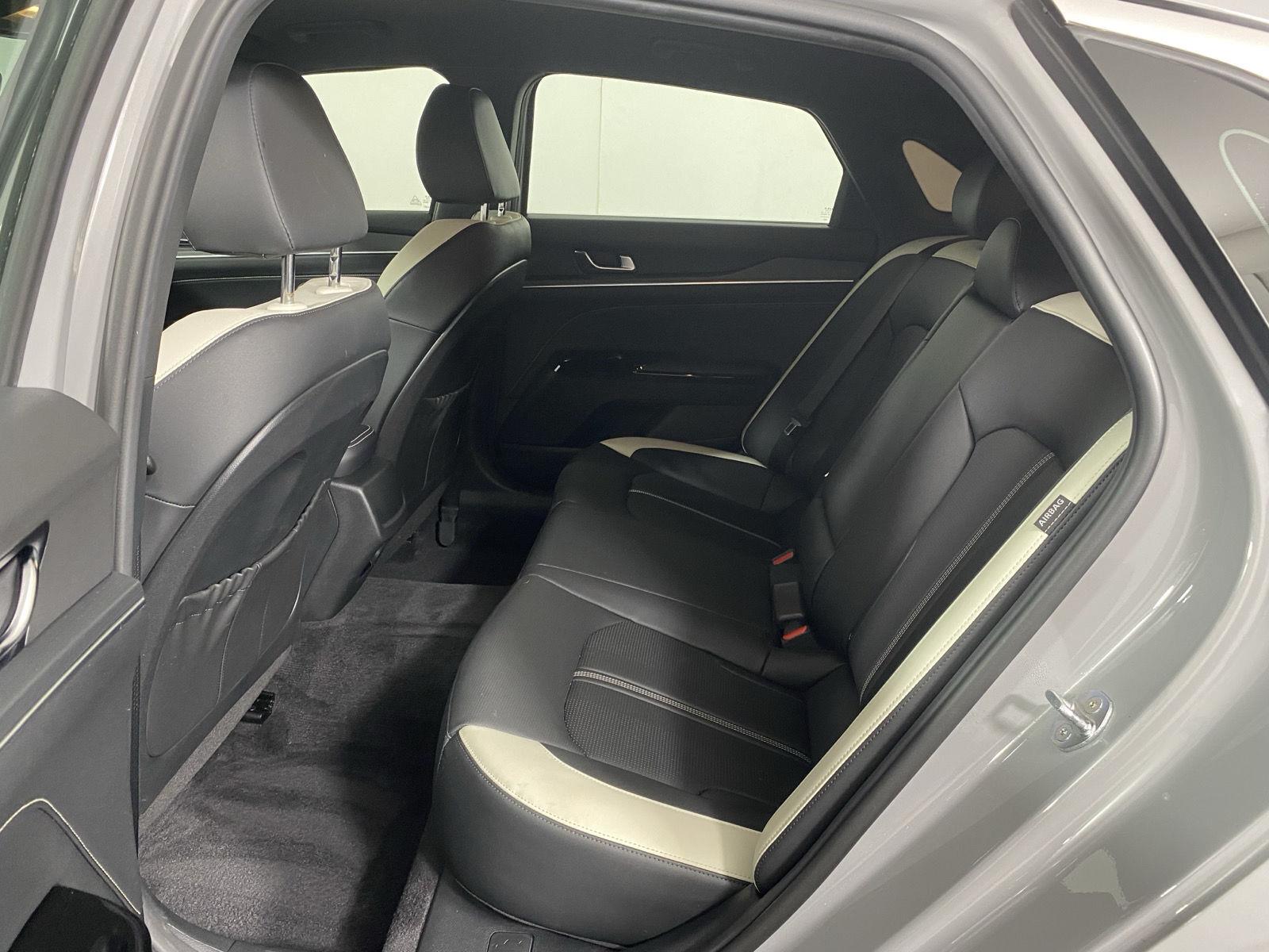 Used 2025 Wolf Gray Kia GT-Line image 22