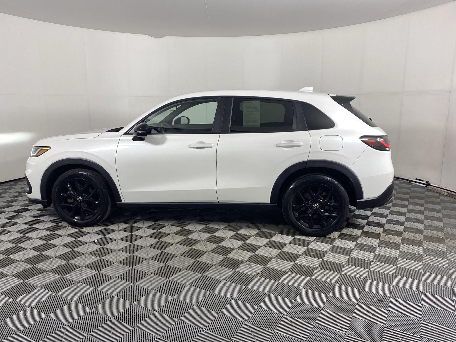 Used 2024 Platinum White Pearl Honda Sport image 4