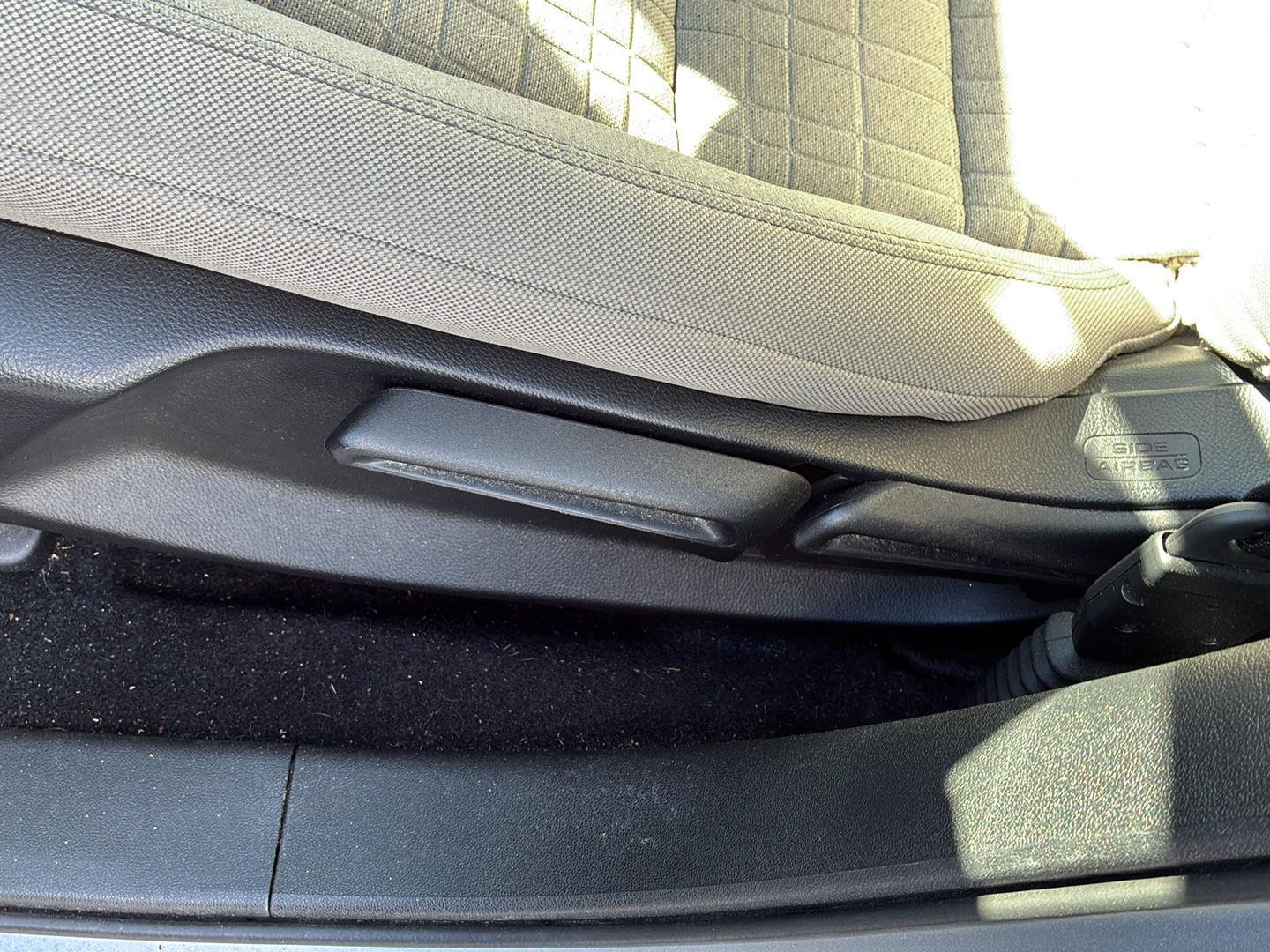 Certified Used 2024 Lunar Silver Metallic Honda LX image 10