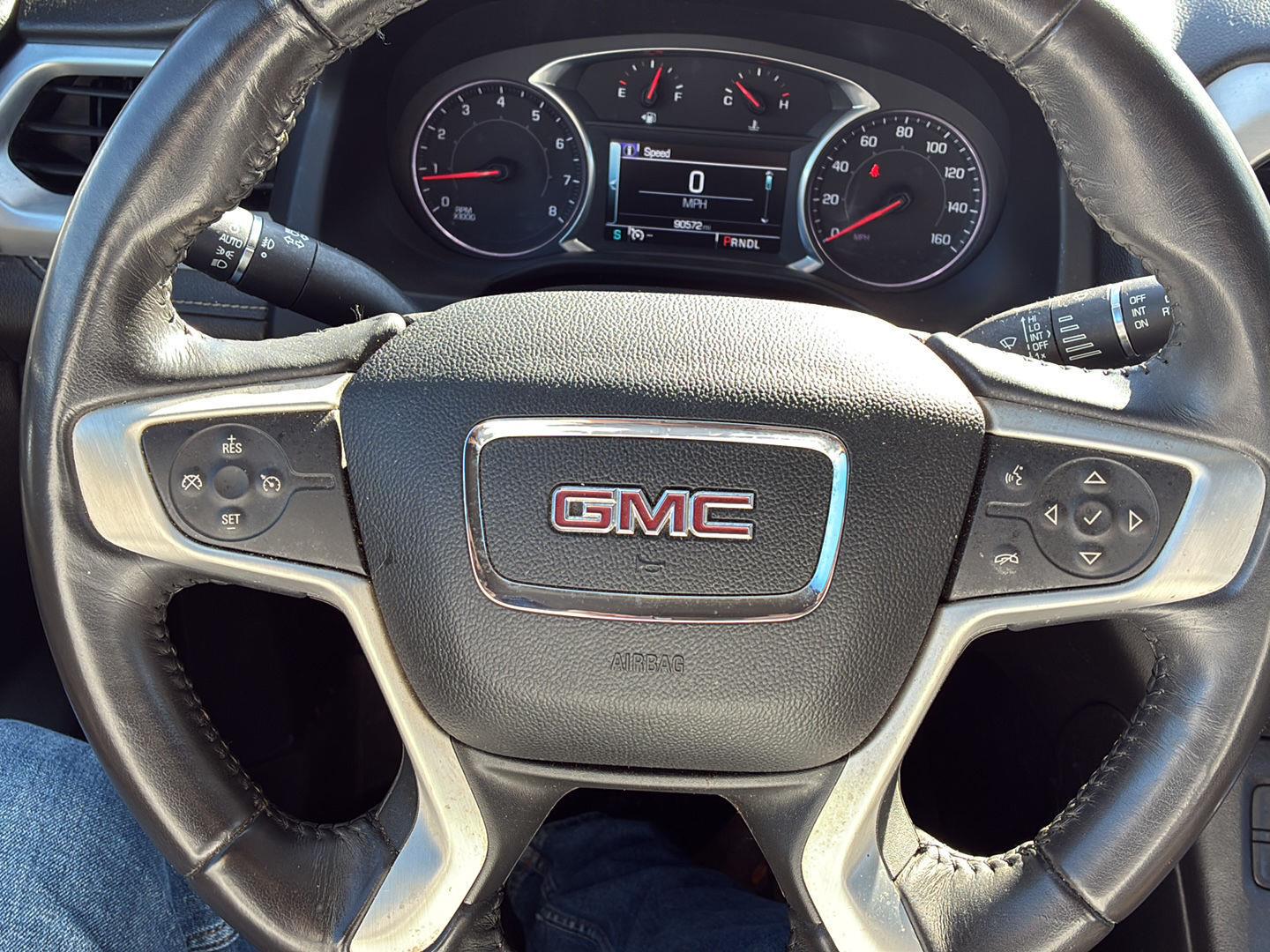 Used 2018 Black Cherry Metallic GMC SLE image 9
