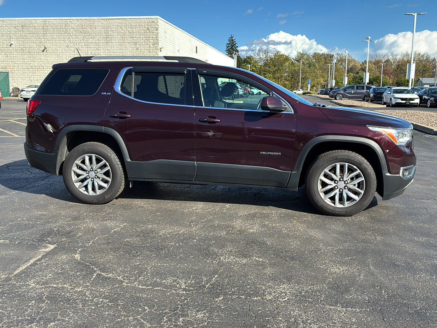 Used 2018 Black Cherry Metallic GMC SLE image 22