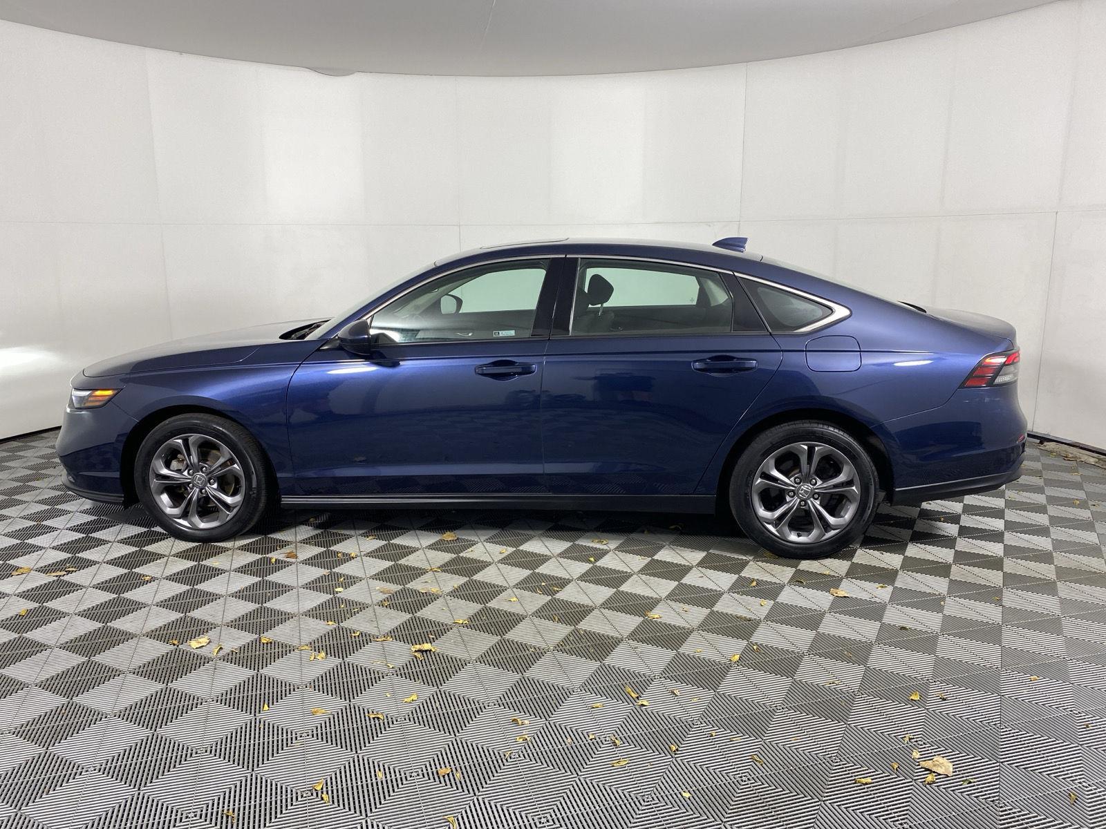 Used 2024 Canyon River Blue Metallic Honda EX image 4