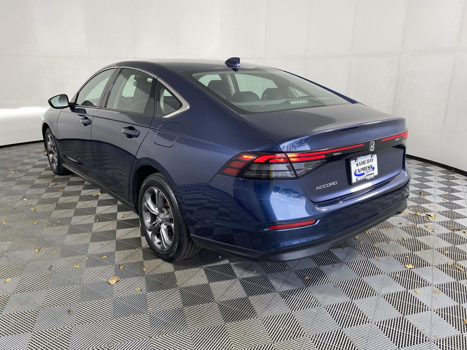 Used 2024 Canyon River Blue Metallic Honda EX image 5