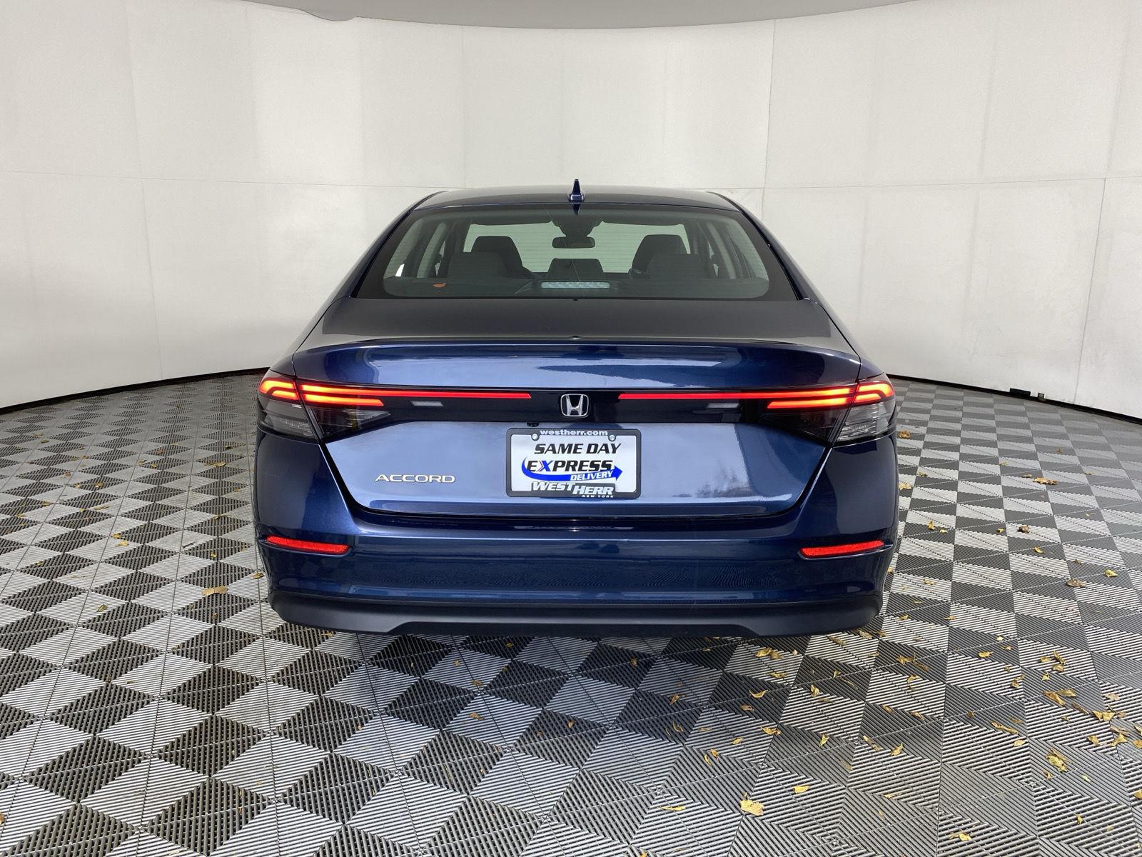 Used 2024 Canyon River Blue Metallic Honda EX image 6