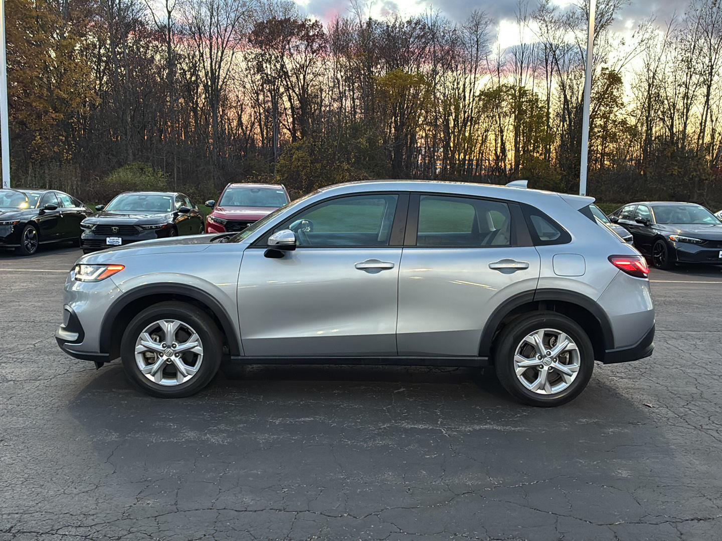 Used 2024 Lunar Silver Metallic Honda LX image 10