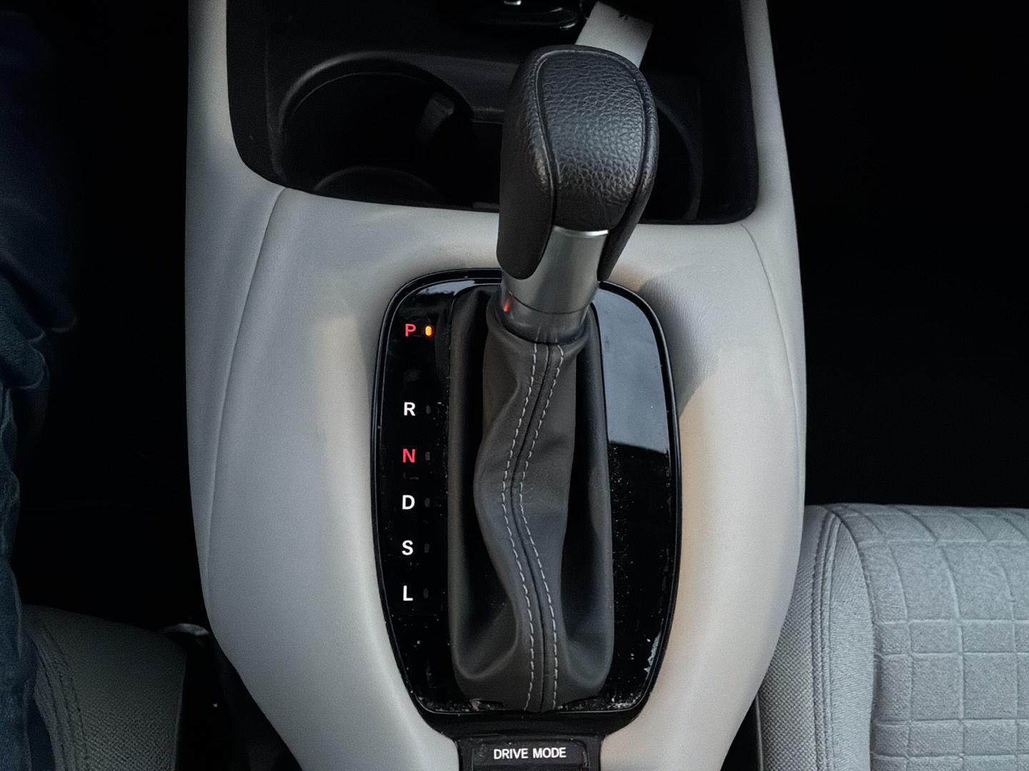 Used 2024 Lunar Silver Metallic Honda LX image 16