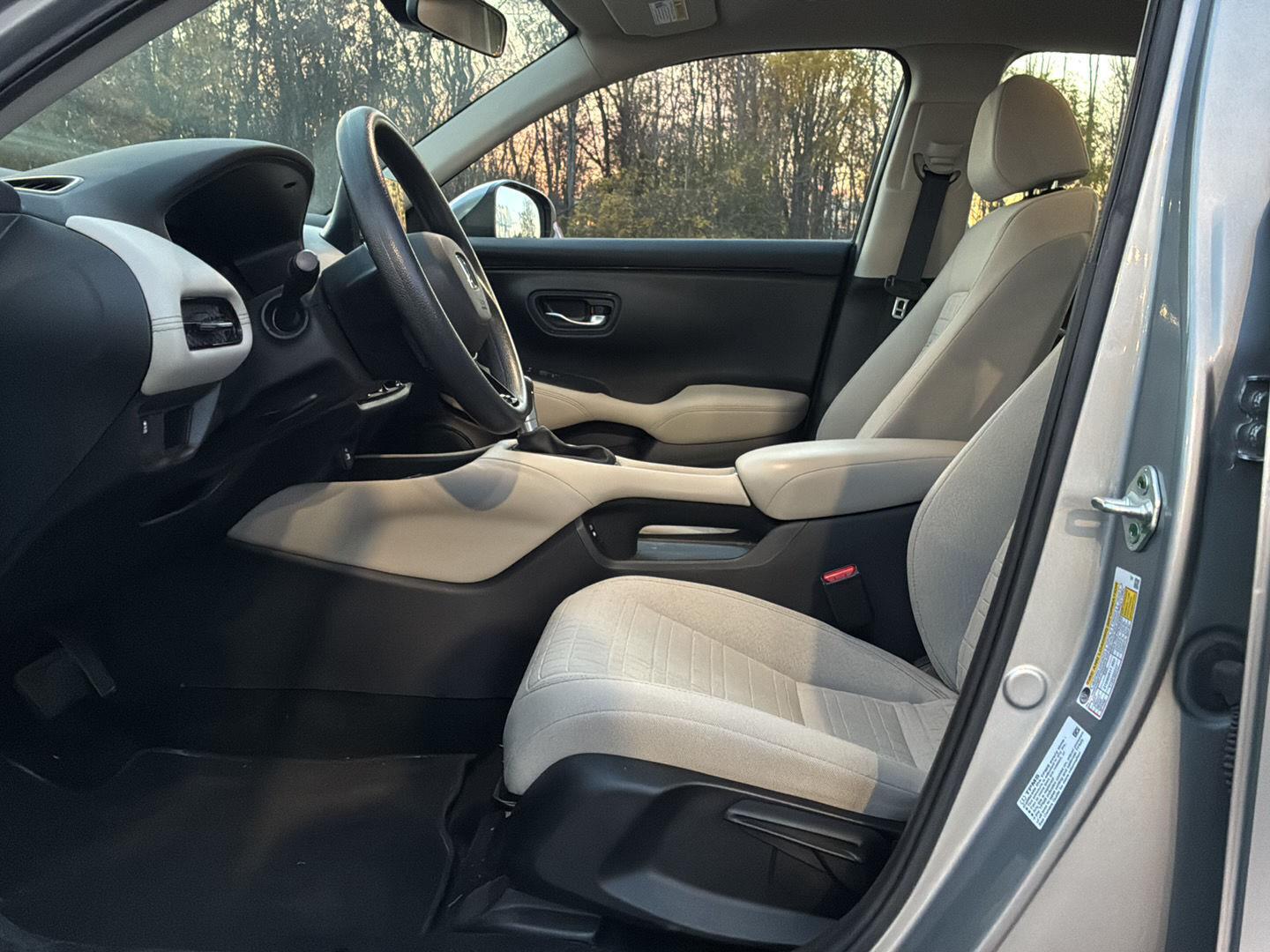 Used 2024 Lunar Silver Metallic Honda LX image 19