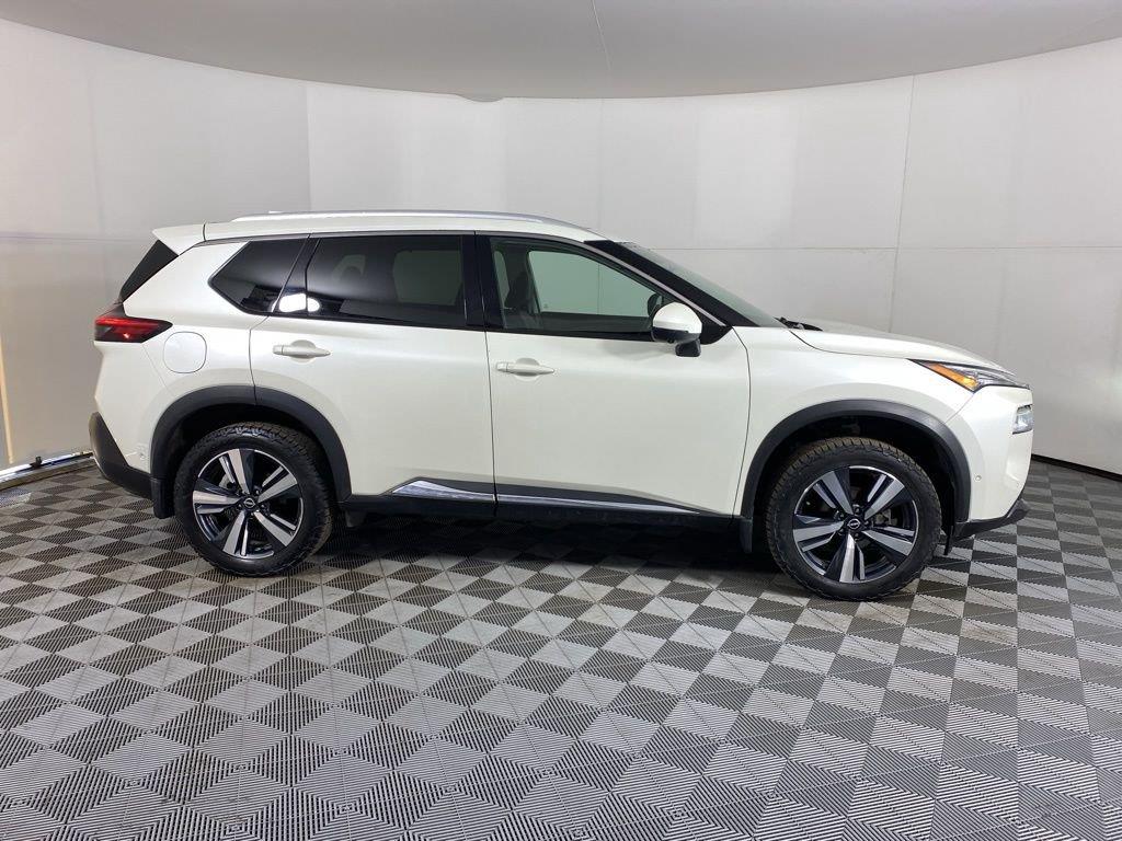 Used 2023 Pearl White Tricoat Nissan SL image 10