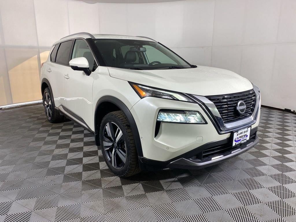 Used 2023 Pearl White Tricoat Nissan SL image 11