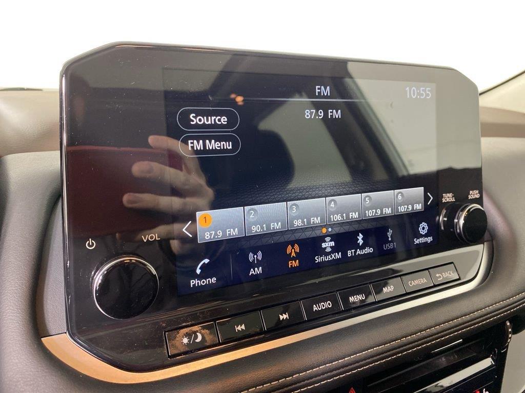 Used 2023 Pearl White Tricoat Nissan SL image 20