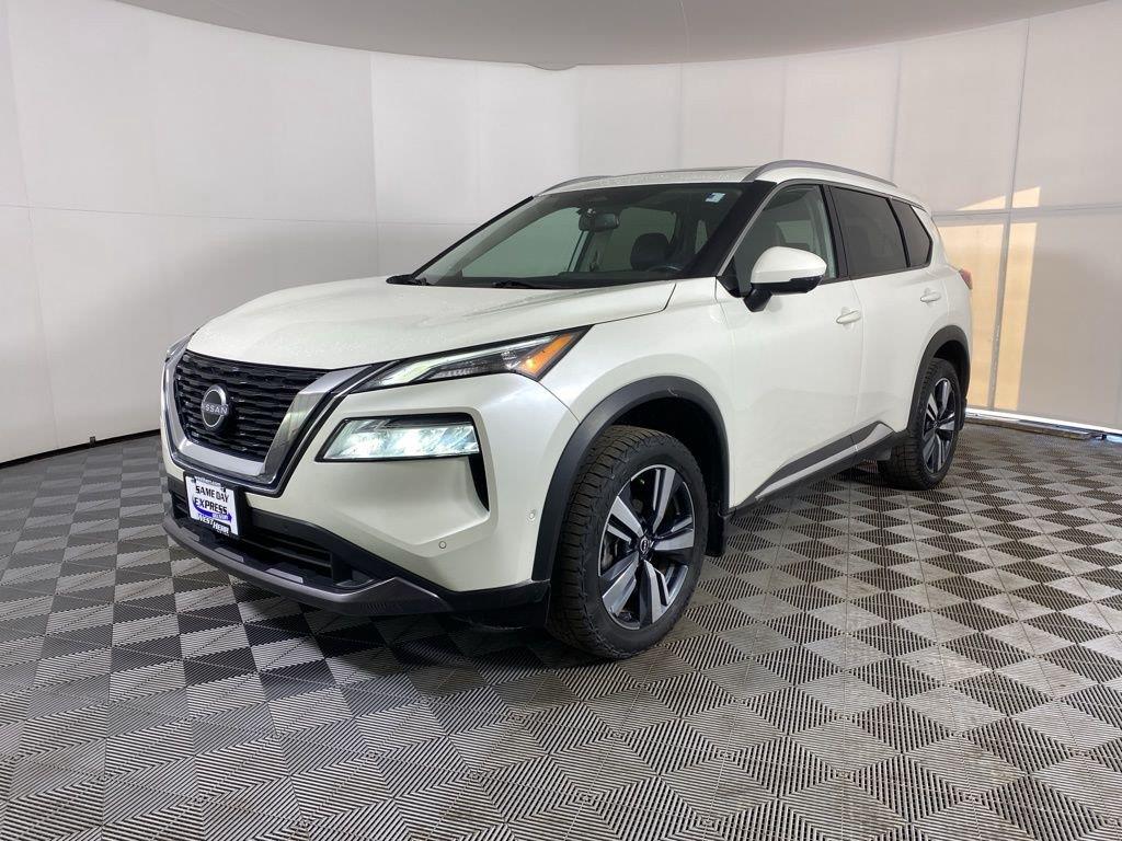 Used 2023 Pearl White Tricoat Nissan SL image 3