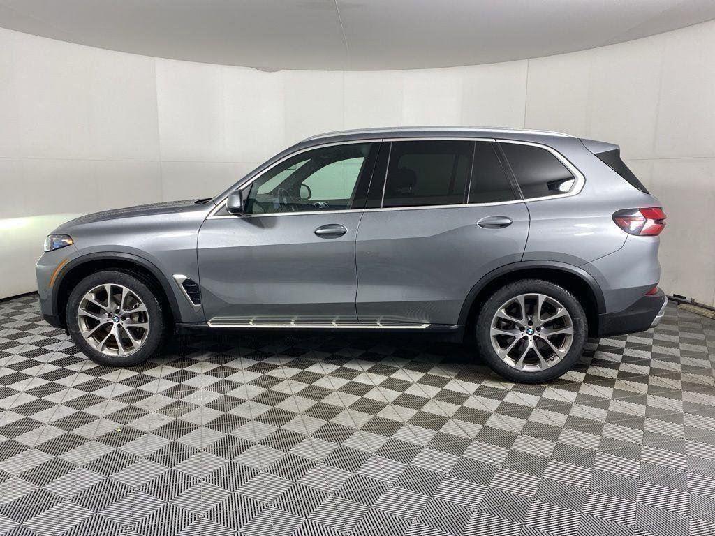 Used 2024 Gray Metallic BMW xDrive40i image 8