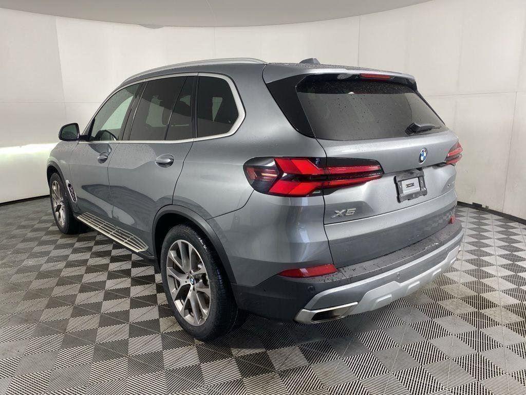 Used 2024 Gray Metallic BMW xDrive40i image 9