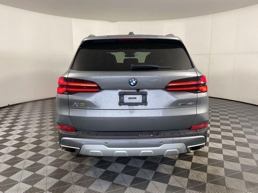 Used 2024 Gray Metallic BMW xDrive40i image 10