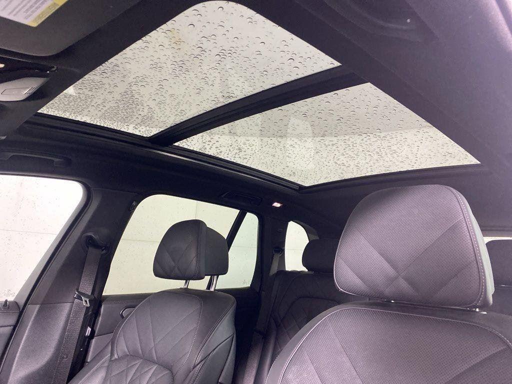 Used 2024 Gray Metallic BMW xDrive40i image 3