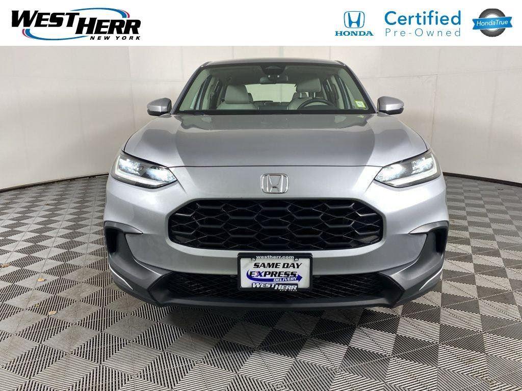 Certified Used 2023 Lunar Silver Metallic Honda LX image 2