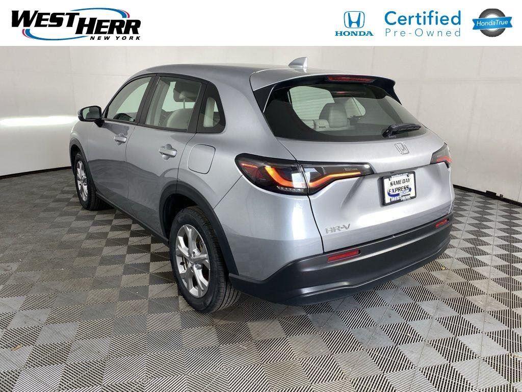 Certified Used 2023 Lunar Silver Metallic Honda LX image 5