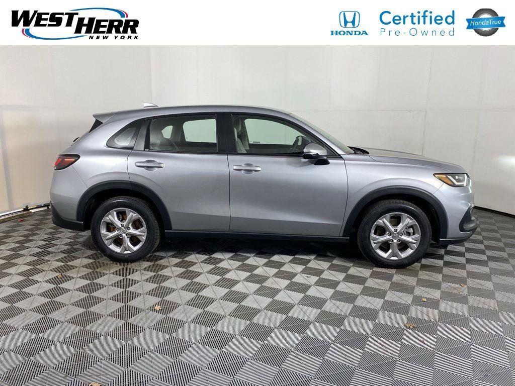 Certified Used 2023 Lunar Silver Metallic Honda LX image 9